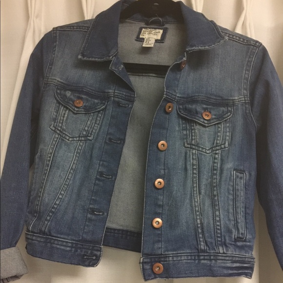 Forever 21 jean jacket cropped! - Picture 2 of 5
